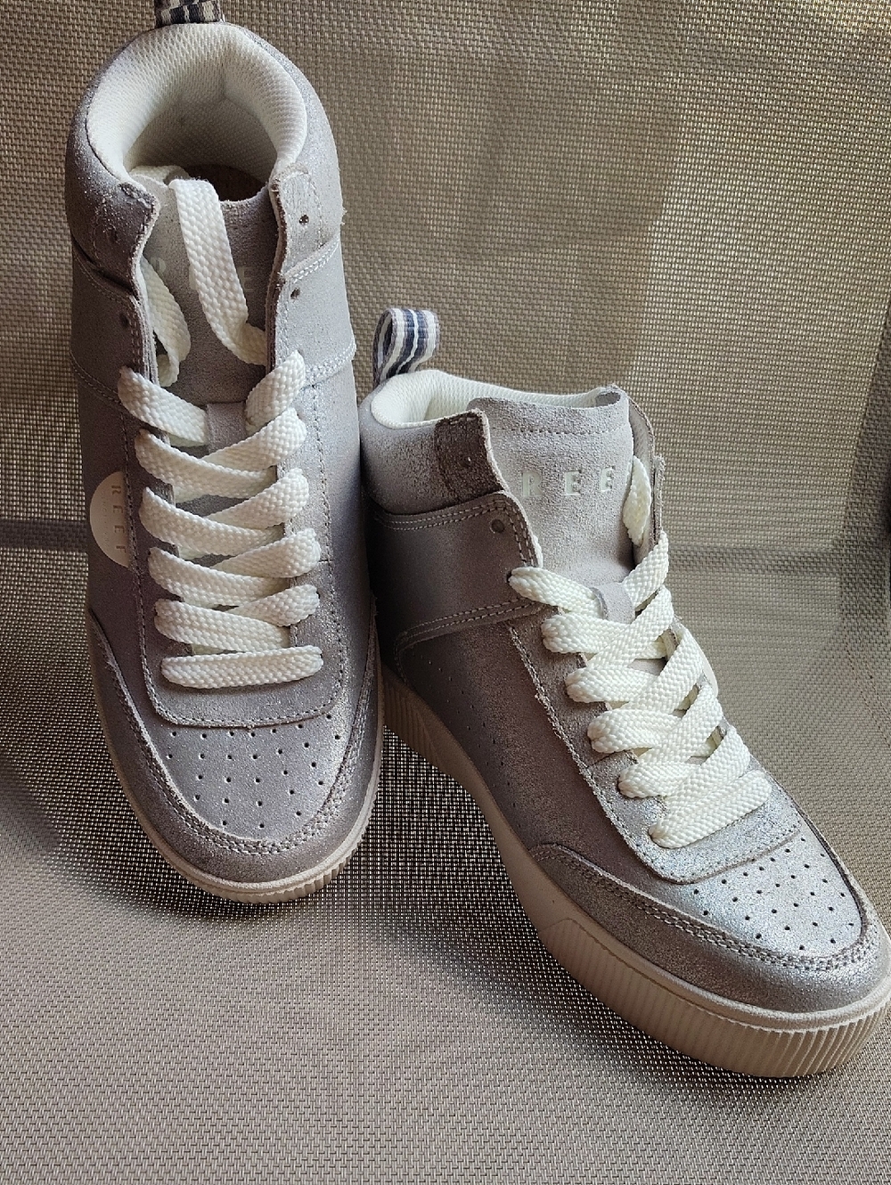 Reef Silver Sneaker with White Lining